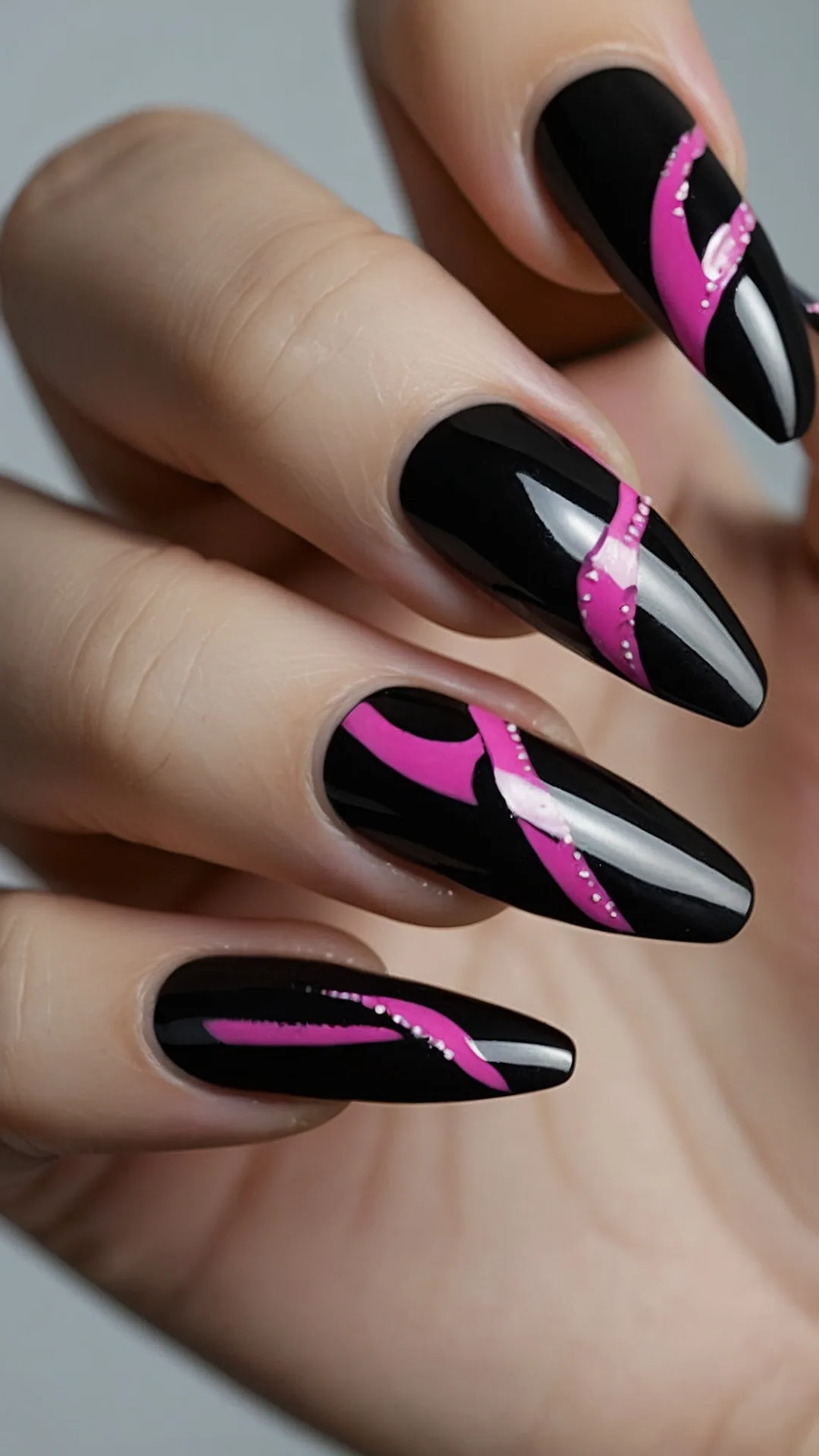 #14 Onyx Aura Nail Design
