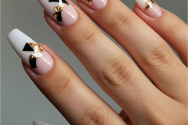 #15 Chic Claws