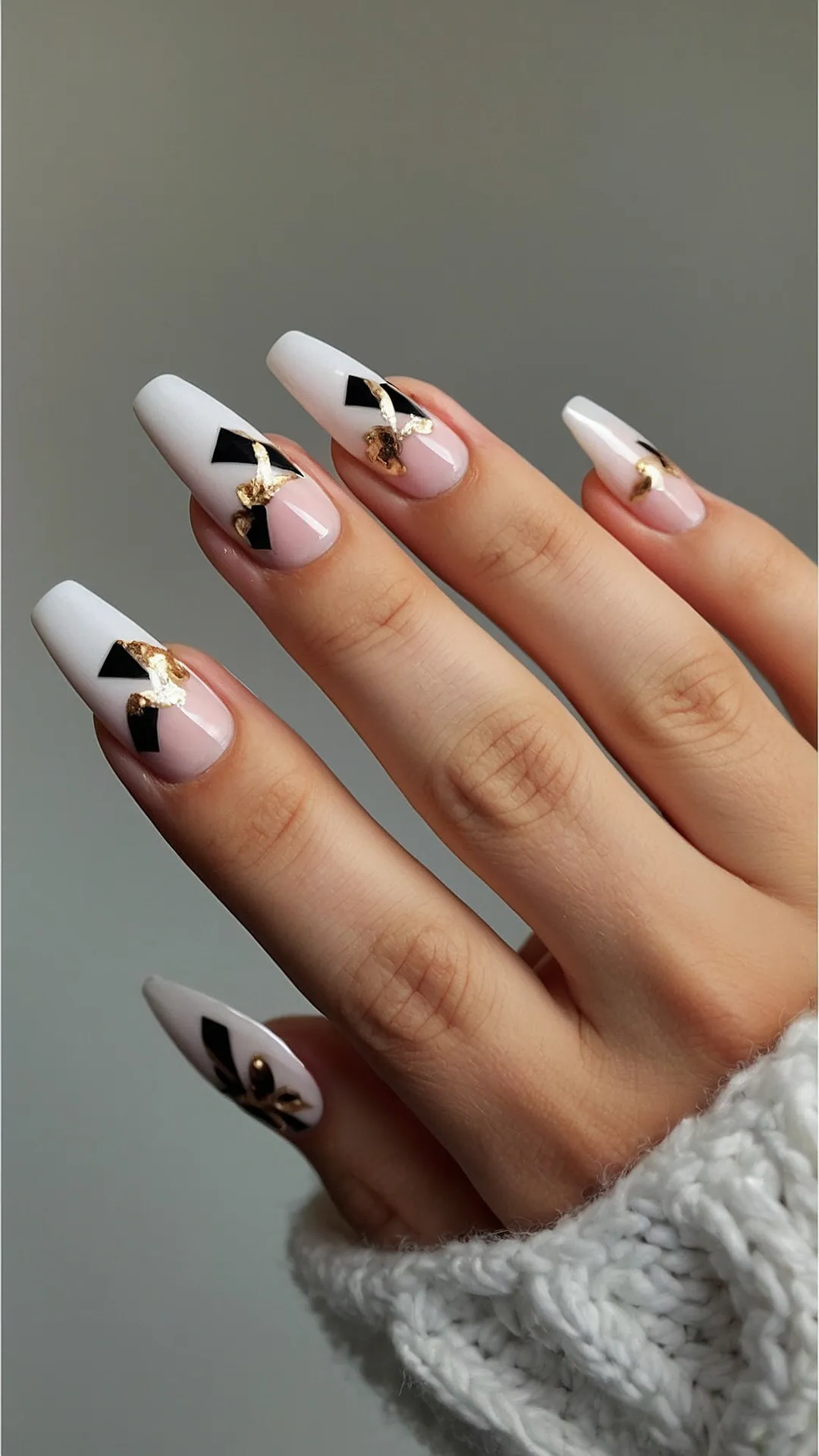 #15 Chic Claws